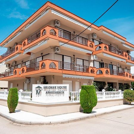 Milonas House Apartments Paralia Dionisiou Exterior foto