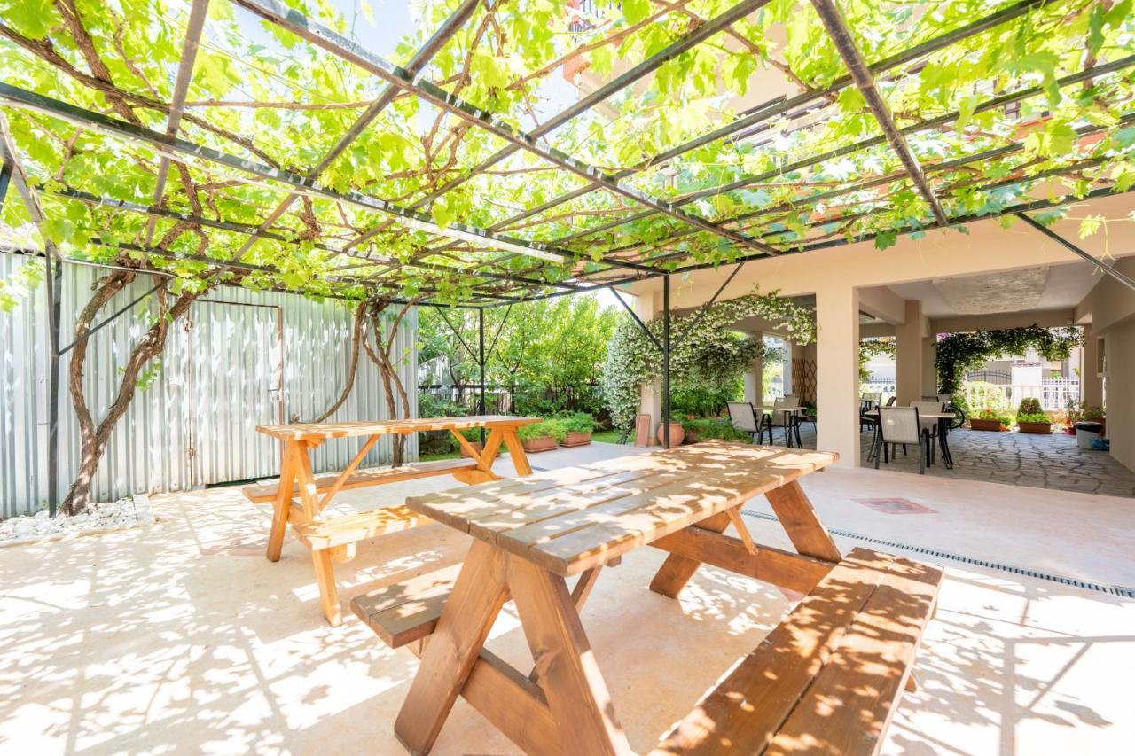 Milonas House Apartments Paralia Dionisiou Exterior foto